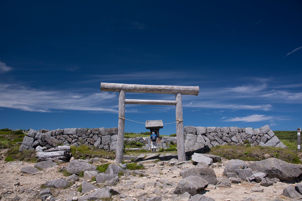 五葉山山頂付近にある五葉山日枝神社は「天空の社」とも呼ばれる